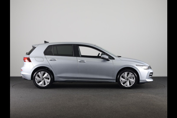 Volkswagen Golf Life Edition 1.5 eHybrid 204 PK | 17 "LM velgen | Stoel & Stuurverwarming | Camera |