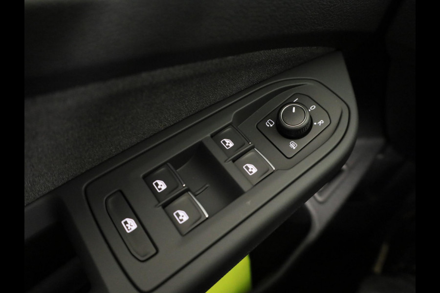 Volkswagen Golf Life Edition 1.5 eHybrid 204 PK | 17 "LM velgen | Stoel & Stuurverwarming | Camera |