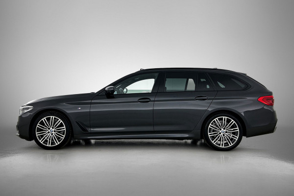 BMW 5 Serie Touring 520i M-SPORT High Executive VOL(Dealer OnderH, Panorama, StoelV+Koel, Trekhaak, 360 Camera, Lane Assist, Etc)