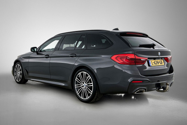 BMW 5 Serie Touring 520i M-SPORT High Executive VOL(Dealer OnderH, Panorama, StoelV+Koel, Trekhaak, 360 Camera, Lane Assist, Etc)