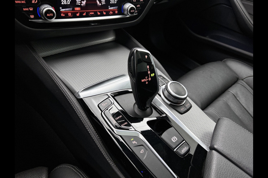 BMW 5 Serie Touring 520i M-SPORT High Executive VOL(Dealer OnderH, Panorama, StoelV+Koel, Trekhaak, 360 Camera, Lane Assist, Etc)