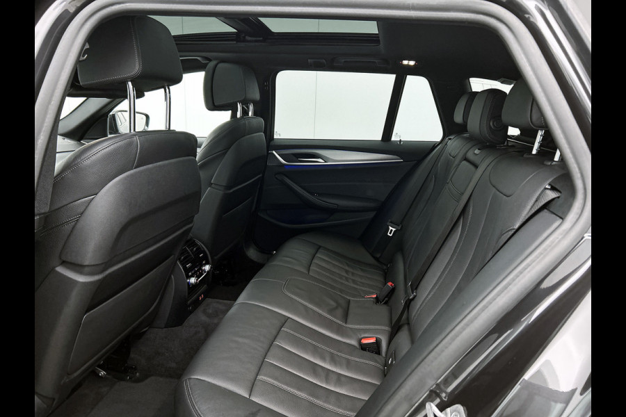 BMW 5 Serie Touring 520i M-SPORT High Executive VOL(Dealer OnderH, Panorama, StoelV+Koel, Trekhaak, 360 Camera, Lane Assist, Etc)