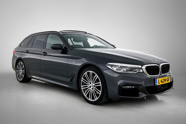BMW 5 Serie Touring 520i M-SPORT High Executive VOL(Dealer OnderH, Panorama, StoelV+Koel, Trekhaak, 360 Camera, Lane Assist, Etc)