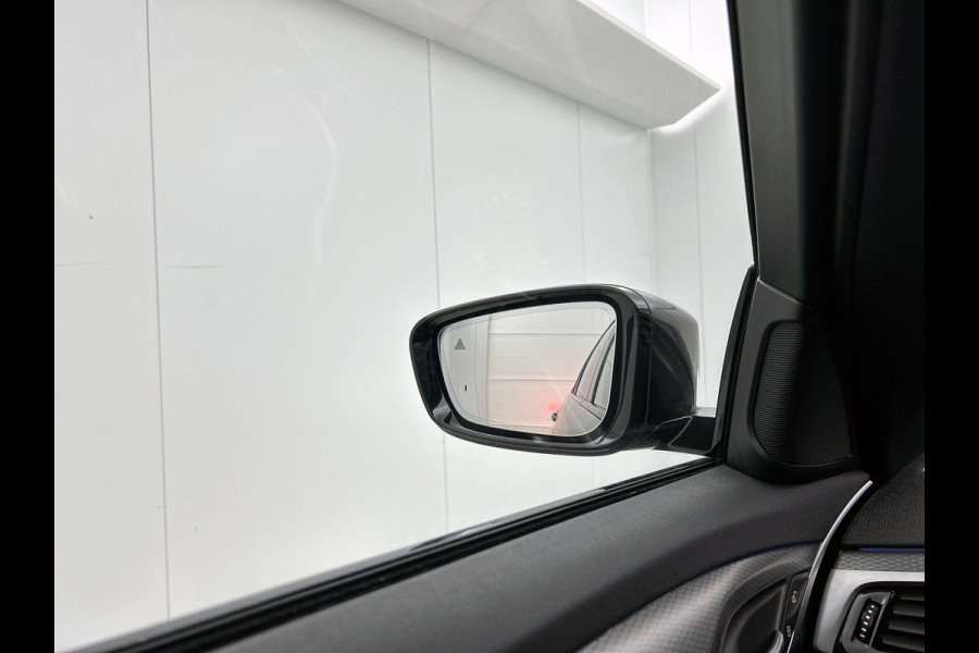 BMW 5 Serie Touring 520i M-SPORT High Executive VOL(Dealer OnderH, Panorama, StoelV+Koel, Trekhaak, 360 Camera, Lane Assist, Etc)