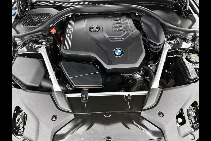 BMW 5 Serie Touring 520i M-SPORT High Executive VOL(Dealer OnderH, Panorama, StoelV+Koel, Trekhaak, 360 Camera, Lane Assist, Etc)