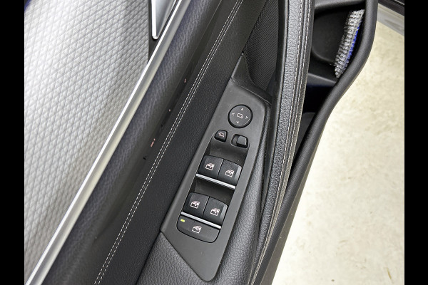 BMW 5 Serie Touring 520i M-SPORT High Executive VOL(Dealer OnderH, Panorama, StoelV+Koel, Trekhaak, 360 Camera, Lane Assist, Etc)