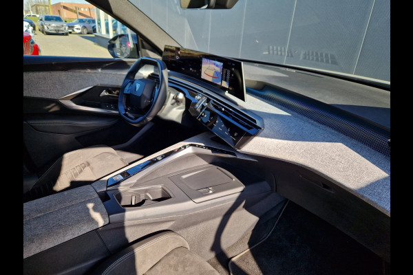 Peugeot 3008 1.2 Hybrid 136 GT /ACC /Camera /Mirrorscreen
