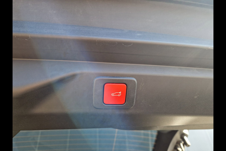 Peugeot 3008 1.2 Hybrid 136 GT /ACC /Camera /Mirrorscreen