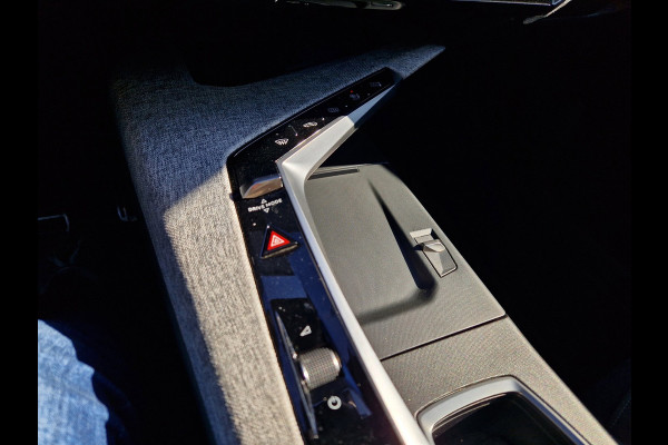 Peugeot 3008 1.2 Hybrid 136 GT /ACC /Camera /Mirrorscreen