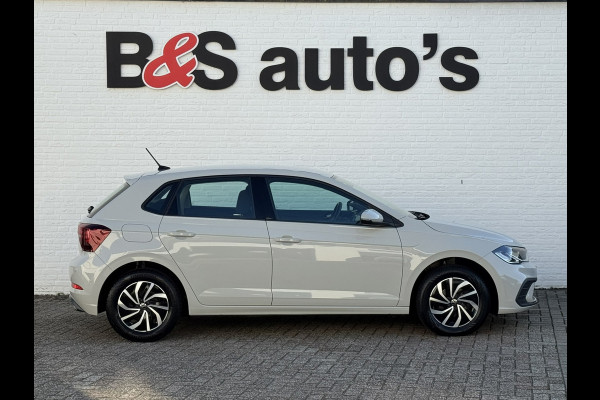 Volkswagen Polo 1.0 TSI Life Adaptive cruise Airco DAB radio Apple / Android Parkeersensoren v/a Navi