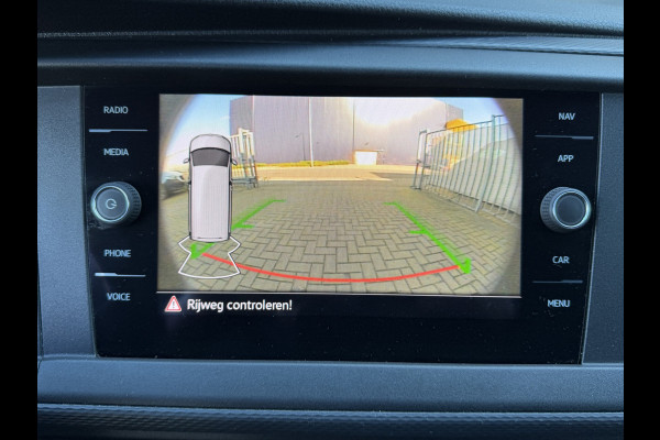 Volkswagen Transporter 2.0 TDI 150PK Euro 6 L2H1 CarPlay/cruise control/trekhaak/camera