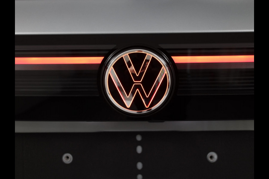 Volkswagen Tiguan R-Line-Edition 1.5 eHybrid 272 pk DSG | 20" LM | Stoel & stuurverwarming | 360 graden camera | IQ.Light |
