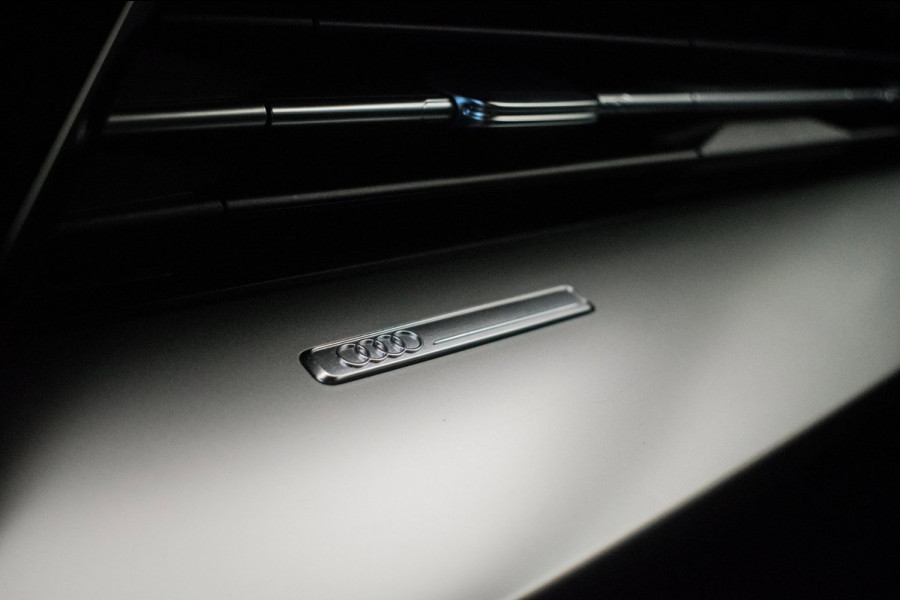 Audi A3 Sportback 30 TFSI Pro Line S ORG NL [ LED Virtual Carplay 18 Inch S Edition Velgen Parkeersensoren ]