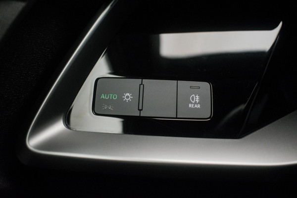 Audi A3 Sportback 30 TFSI Pro Line S ORG NL [ LED Virtual Carplay 18 Inch S Edition Velgen Parkeersensoren ]