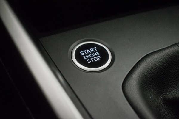 Audi A3 Sportback 30 TFSI Pro Line S ORG NL [ LED Virtual Carplay 18 Inch S Edition Velgen Parkeersensoren ]