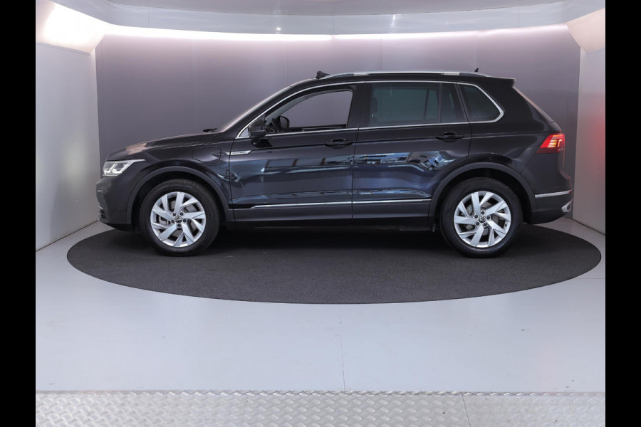 Volkswagen Tiguan 1.4 TSI eHybrid Elegance 245 PK PHEV | Panorama dak | Matrix koplampen | Parkeercamera | Side assist |