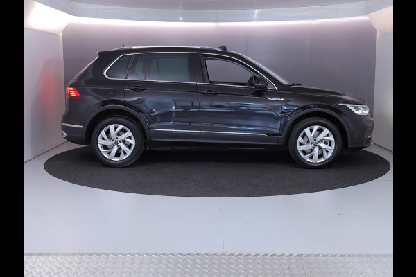 Volkswagen Tiguan 1.4 TSI eHybrid Elegance 245 PK PHEV | Panorama dak | Matrix koplampen | Parkeercamera | Side assist |