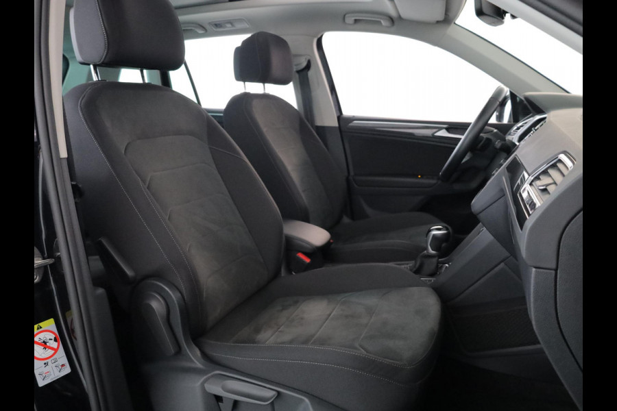 Volkswagen Tiguan 1.4 TSI eHybrid Elegance 245 PK PHEV | Panorama dak | Matrix koplampen | Parkeercamera | Side assist |