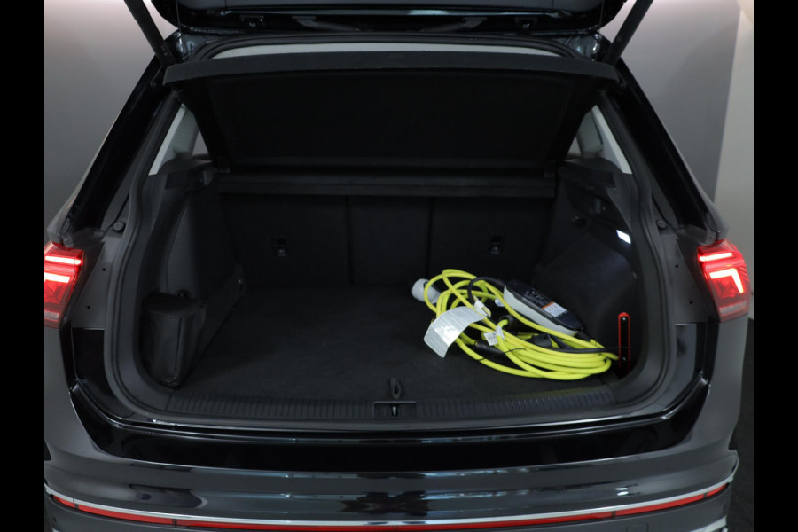 Volkswagen Tiguan 1.4 TSI eHybrid Elegance 245 PK PHEV | Panorama dak | Matrix koplampen | Parkeercamera | Side assist |