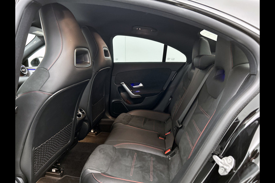 Mercedes-Benz CLA-Klasse 180 Business Solution AMG(NL auto, Dealer ondH, SfeerV, Navi, StoelV, Camera, Carplay, Lane Assit, Etc)