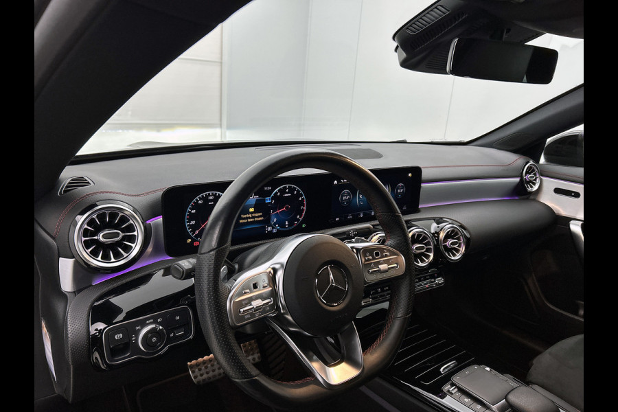 Mercedes-Benz CLA-Klasse 180 Business Solution AMG(NL auto, Dealer ondH, SfeerV, Navi, StoelV, Camera, Carplay, Lane Assit, Etc)