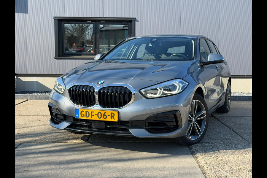 BMW 1-serie 116i / camera / carplay / navigatie skyscraper