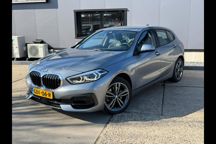 BMW 1-serie 116i / camera / carplay / navigatie skyscraper