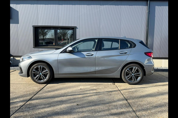 BMW 1-serie 116i / camera / carplay / navigatie skyscraper