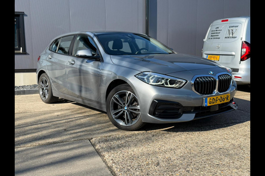 BMW 1-serie 116i / camera / carplay / navigatie skyscraper