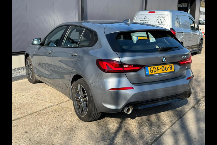 BMW 1-serie 116i / camera / carplay / navigatie skyscraper