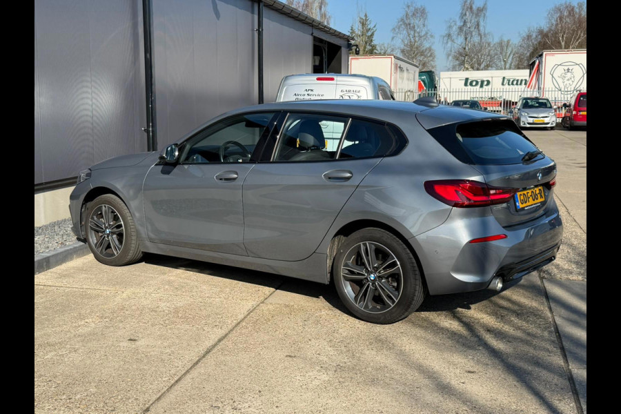 BMW 1-serie 116i / camera / carplay / navigatie skyscraper