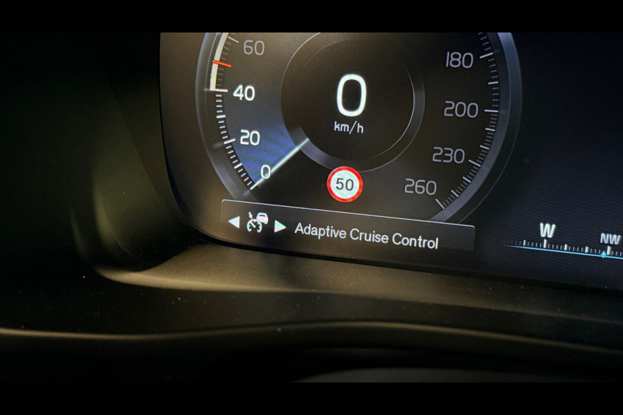 Volvo XC40 1.5 T4 Recharge | Trekhaak| Dodehoek |ACC | Carplay | Elektrische kofferklep| Camera achter