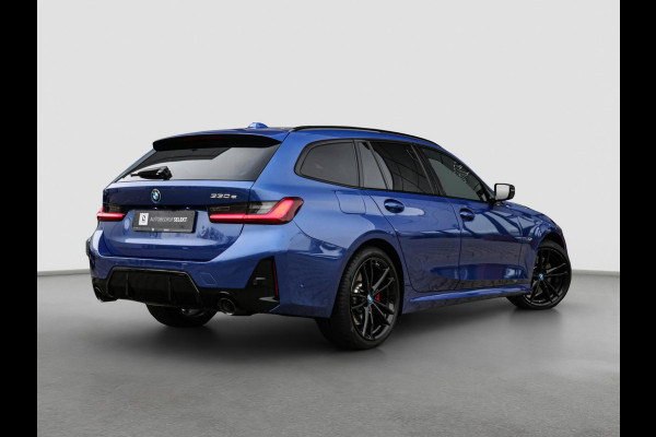 BMW 3 Serie Touring 330e | M-Sport Pro | Pano | 2 jaar garantie | ACC | LCI | Black Edition | Sfeerverlichting | Driving Assistant
