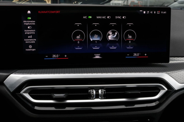 BMW 3 Serie Touring 330e | M-Sport Pro | Pano | 2 jaar garantie | ACC | LCI | Black Edition | Sfeerverlichting | Driving Assistant