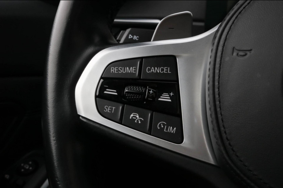BMW 3 Serie Touring 330e | M-Sport Pro | Pano | 2 jaar garantie | ACC | LCI | Black Edition | Sfeerverlichting | Driving Assistant