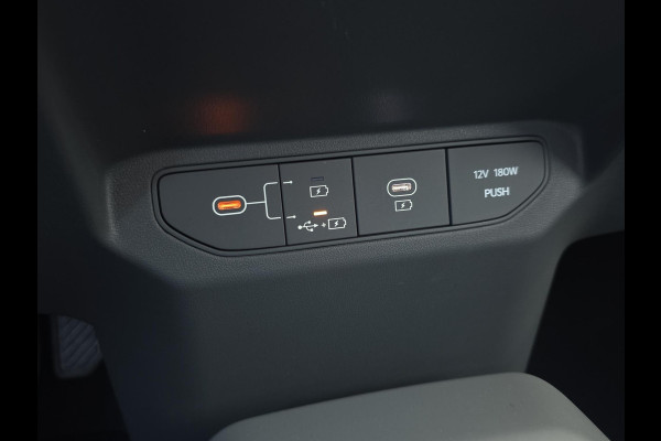 Kia EV3 Plus 81.4 kWh | Dodehoek | Navigatie | Stoel/stuur-verwarming | Carplay / Android Auto | Privacy glass