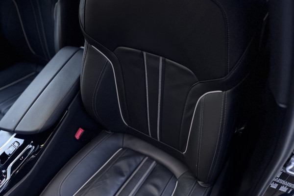 BMW 5 Serie Touring 530i M-Sport | Panodak | Comfortleder | Camera | Head Up | Boxmore Audio | Trekhaak