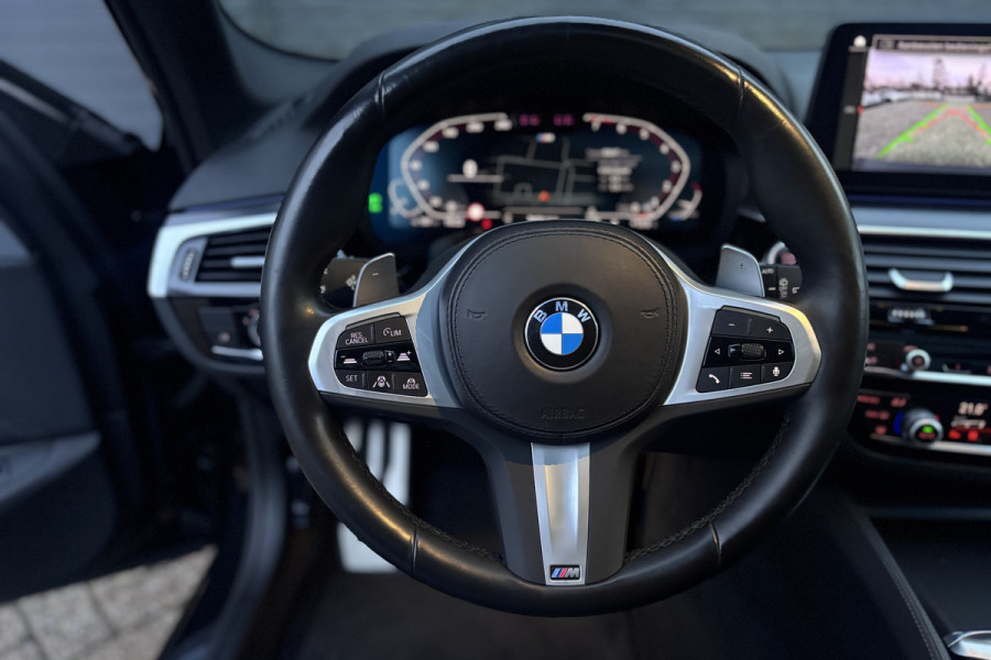 BMW 5 Serie Touring 530i M-Sport | Panodak | Comfortleder | Camera | Head Up | Boxmore Audio | Trekhaak