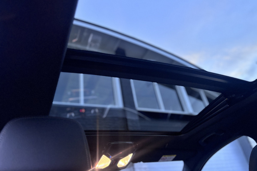 BMW 5 Serie Touring 530i M-Sport | Panodak | Comfortleder | Camera | Head Up | Boxmore Audio | Trekhaak