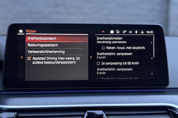 BMW 5 Serie Touring 530i M-Sport | Panodak | Comfortleder | Camera | Head Up | Boxmore Audio | Trekhaak