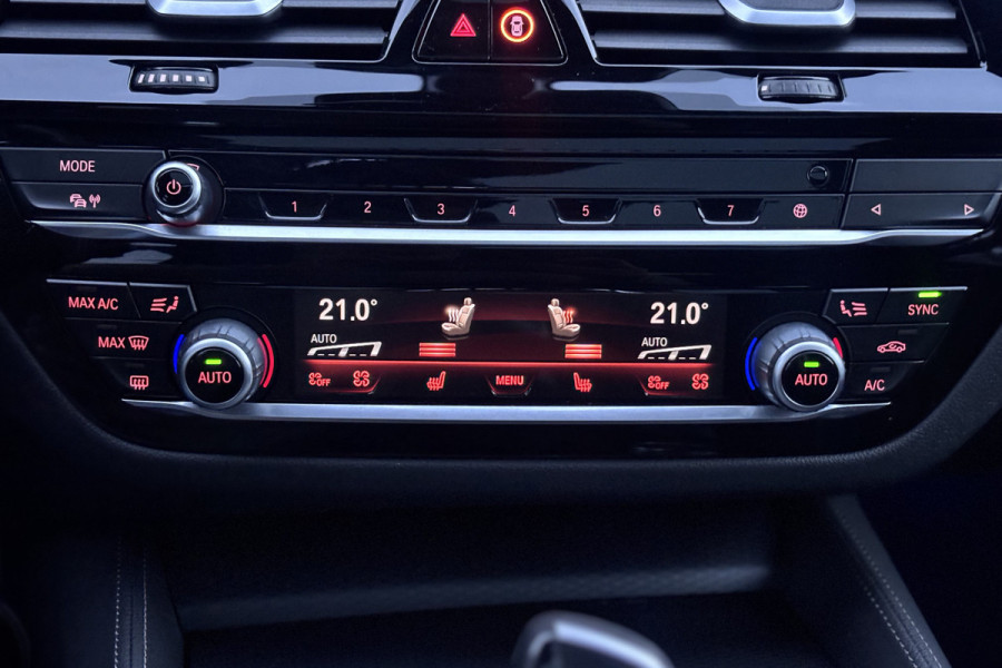 BMW 5 Serie Touring 530i M-Sport | Panodak | Comfortleder | Camera | Head Up | Boxmore Audio | Trekhaak