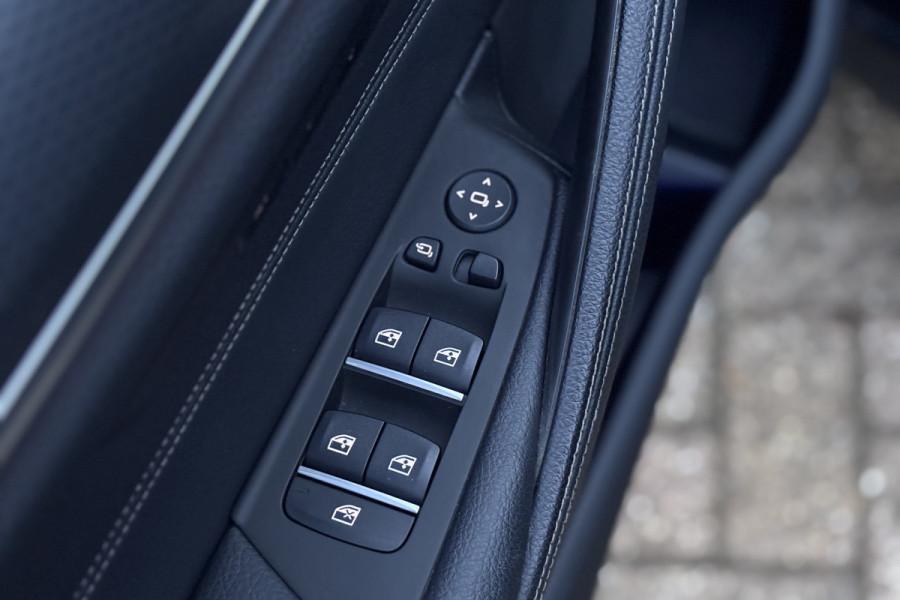 BMW 5 Serie Touring 530i M-Sport | Panodak | Comfortleder | Camera | Head Up | Boxmore Audio | Trekhaak