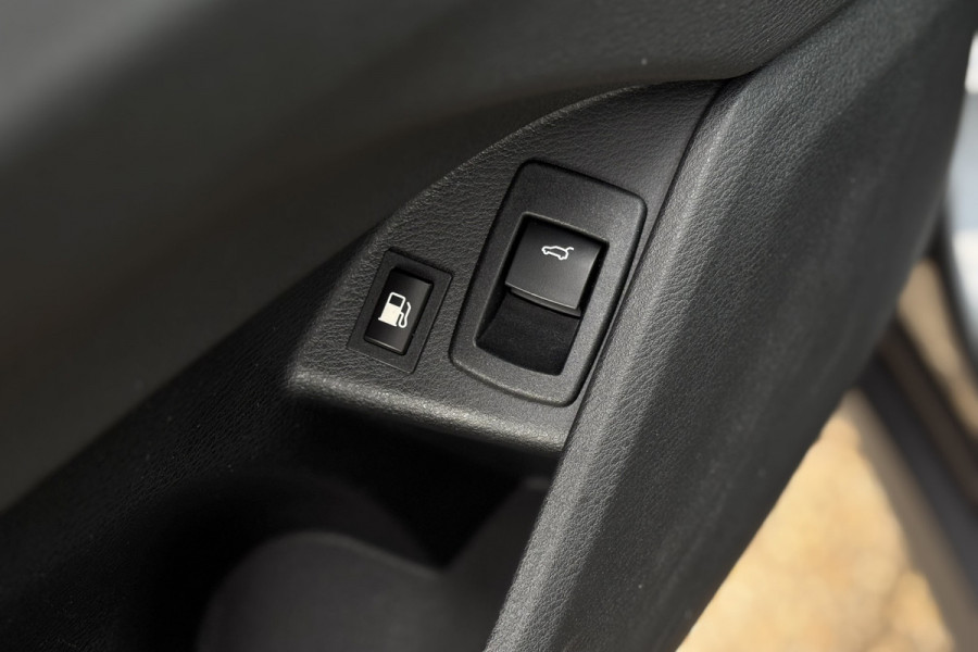 BMW X1 xDrive25e | PDC V+A | Apple Carplay | Elektrische Klep | LED | Cruise | DAB | 15x op voorraad !