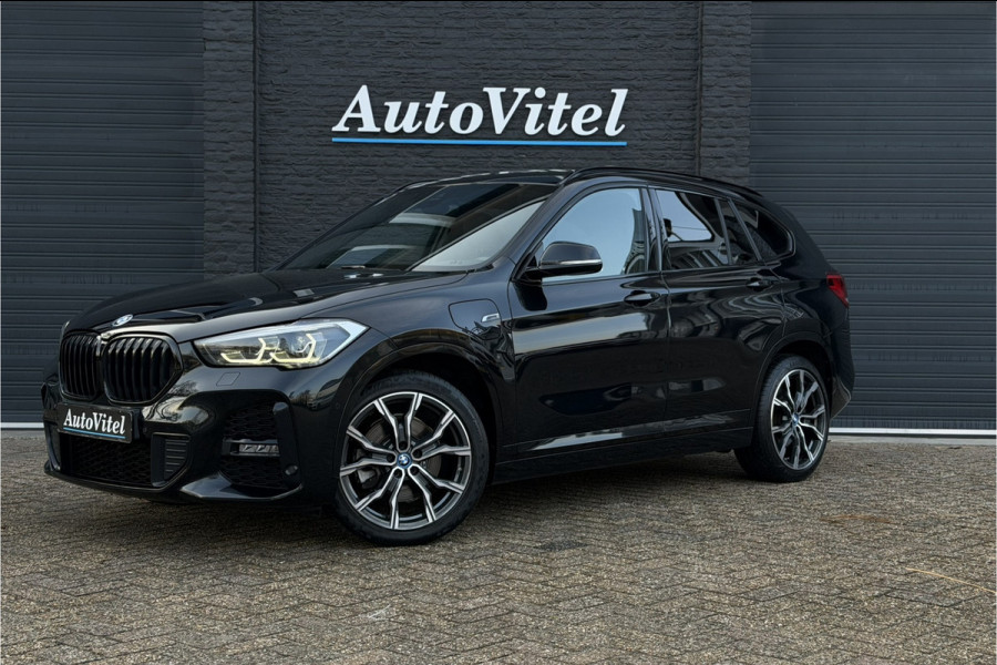 BMW X1 xDrive25e M-Sport | Sportleder | Camera | Stoel + Stuurverwarming | Adaptive Cruise