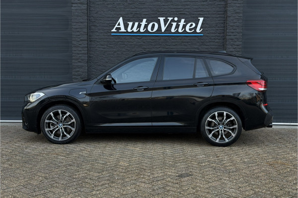 BMW X1 xDrive25e M-Sport | Sportleder | Camera | Stoel + Stuurverwarming | Adaptive Cruise