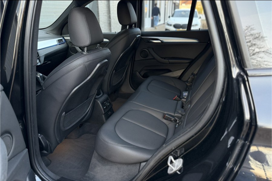 BMW X1 xDrive25e M-Sport | Sportleder | Camera | Stoel + Stuurverwarming | Adaptive Cruise