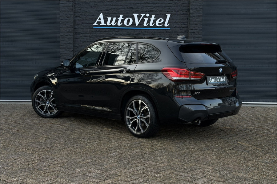 BMW X1 xDrive25e M-Sport | Sportleder | Camera | Stoel + Stuurverwarming | Adaptive Cruise
