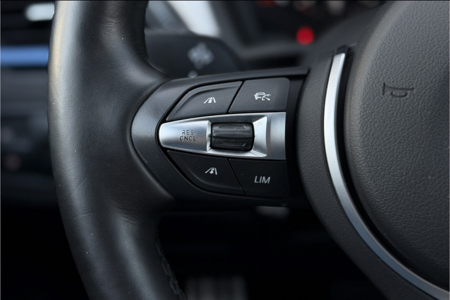 BMW X1 xDrive25e M-Sport | Sportleder | Camera | Stoel + Stuurverwarming | Adaptive Cruise