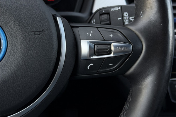 BMW X1 xDrive25e M-Sport | Sportleder | Camera | Stoel + Stuurverwarming | Adaptive Cruise