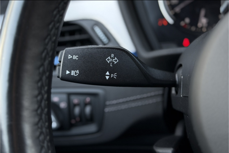 BMW X1 xDrive25e M-Sport | Sportleder | Camera | Stoel + Stuurverwarming | Adaptive Cruise